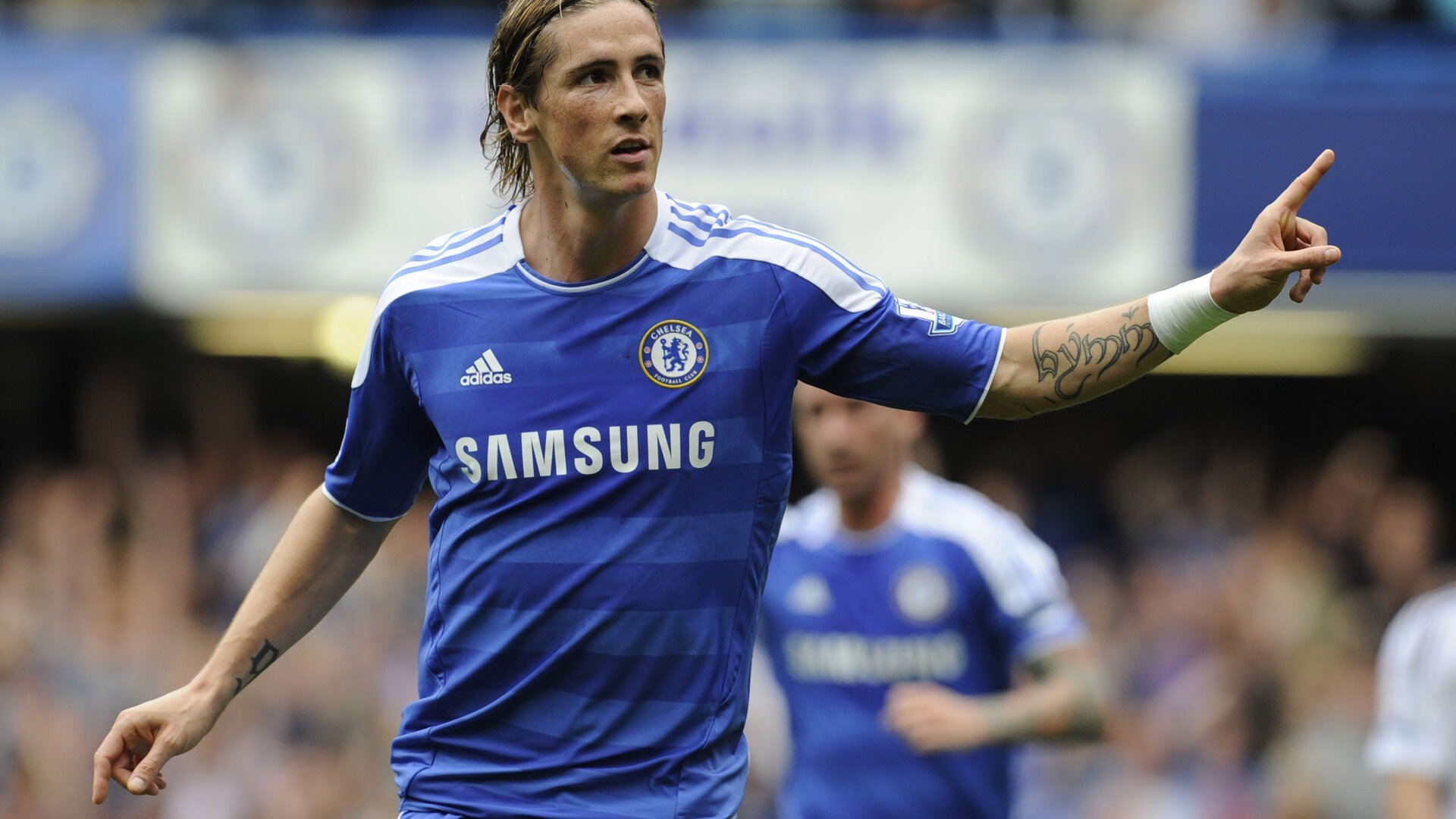 恩波利边后卫频繁插上助攻制造机会,恩波利足球俱乐部